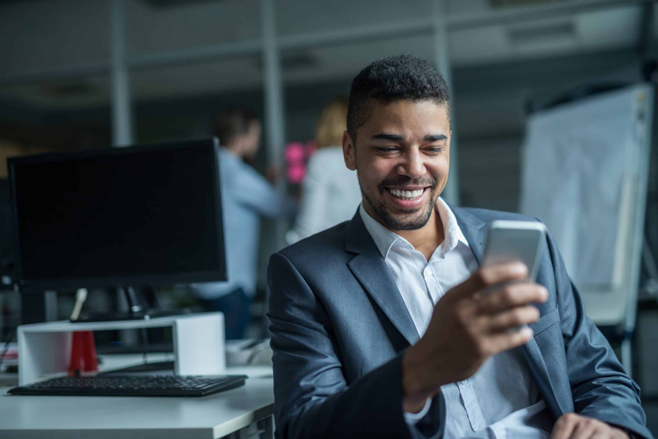 Last week, Microsoft released the latest version of Power BI Mobile. A special emphasis was put on improving user control.